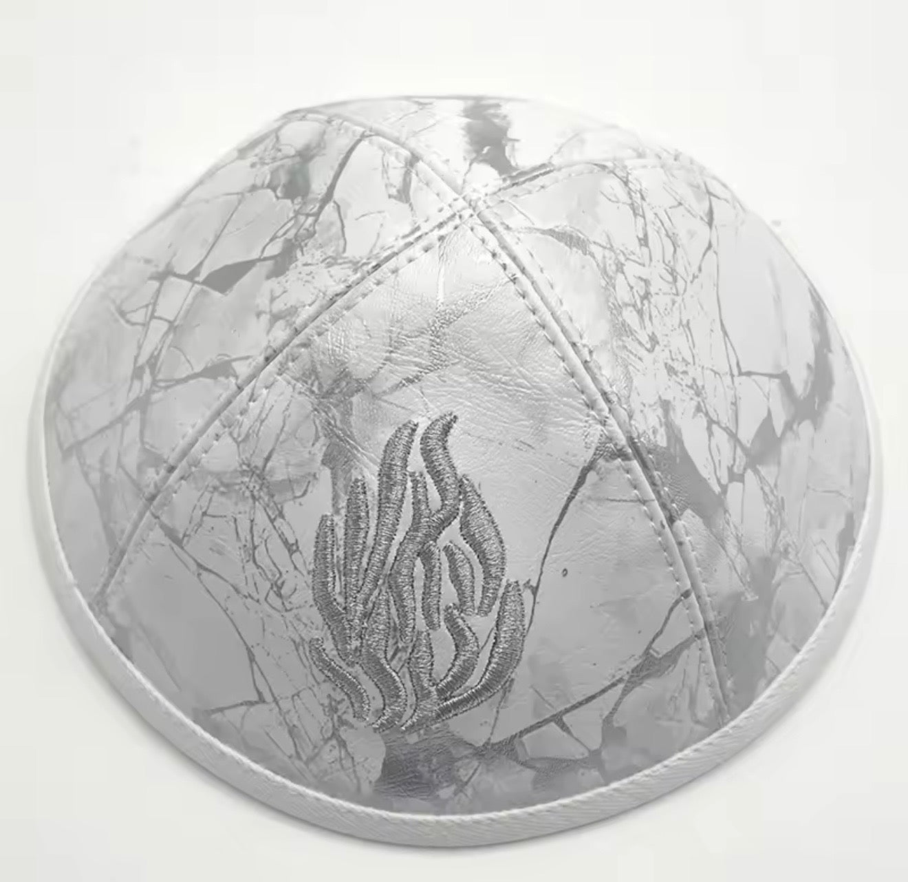 כיפה מאוד מהודת ״האש שלי״ מדמוי עור