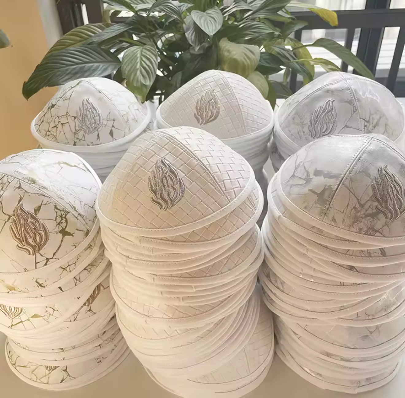 כיפה מאוד מהודת ״האש שלי״ מדמוי עור